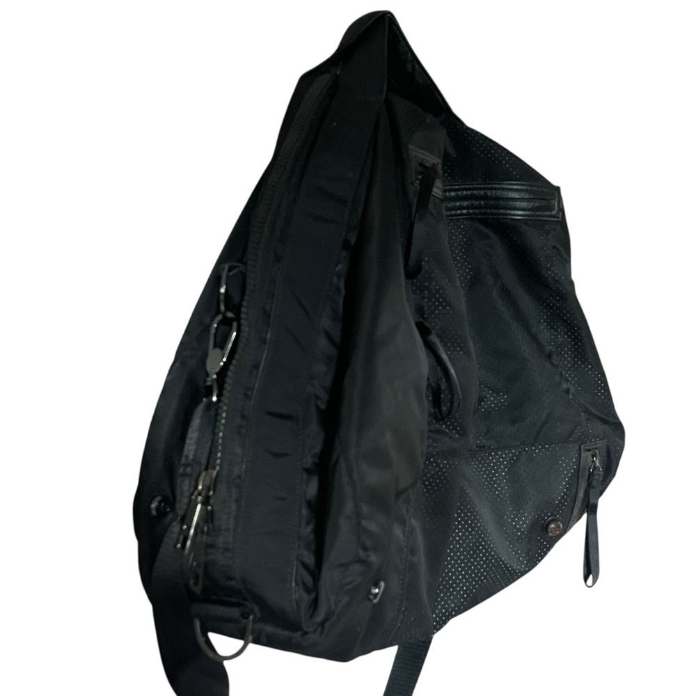 EUC Lululemon Do it Up Duffel - Picture 4 of 7